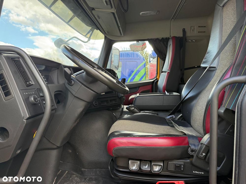 Volvo FMX 370 Wywrotka S1 Hydro-klapa z wstrząsem euro6 1 łóżko - 17