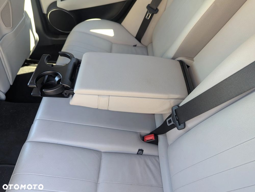 Mercedes-Benz Klasa C 300 CDI BlueEff 4-Matic Avantgarde - 19