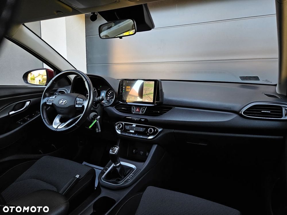 Hyundai i30 1.5 DPI Classic + - 7