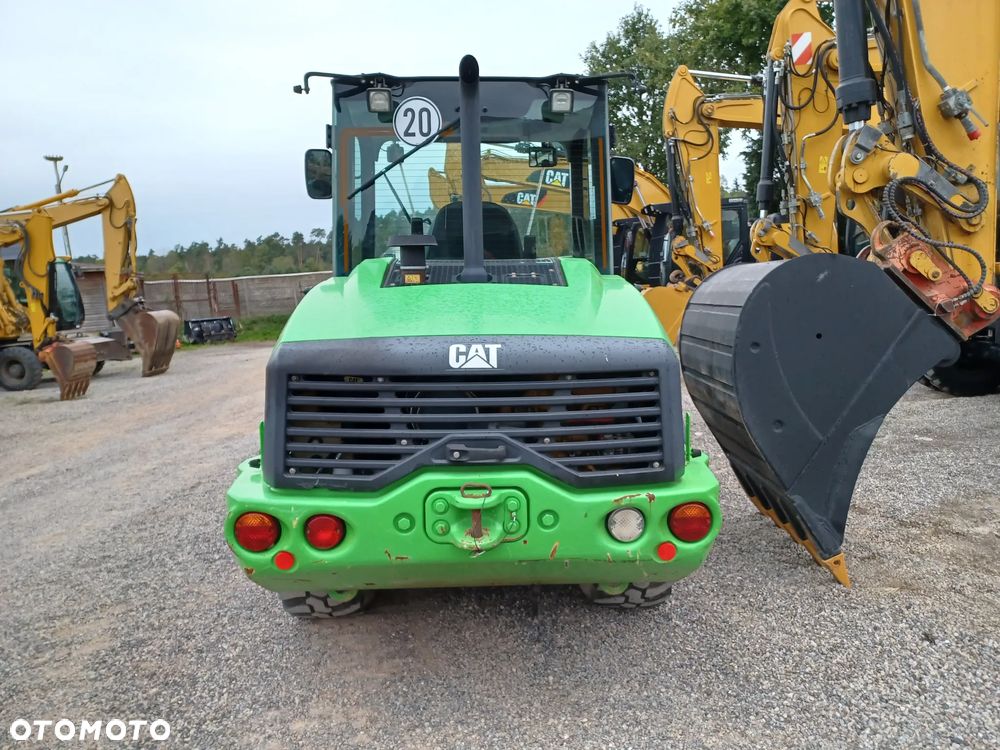 Caterpillar CAT 906 M - 6
