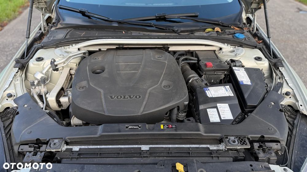Volvo V60 Cross Country D4 AWD Geartronic Pro - 28