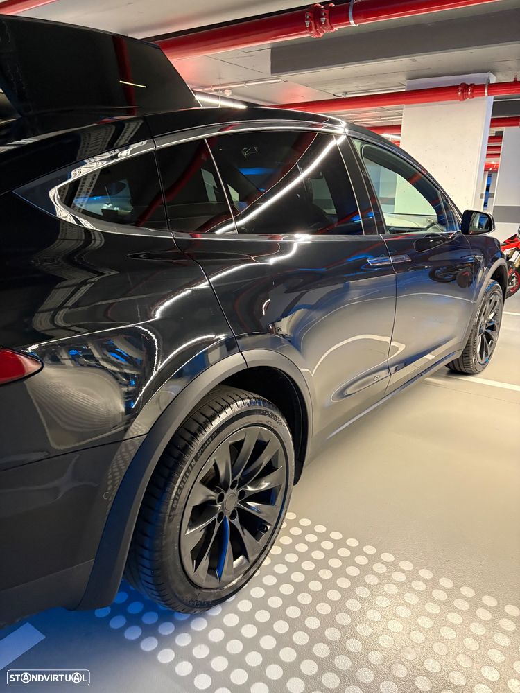 Tesla Model X 100D - 4