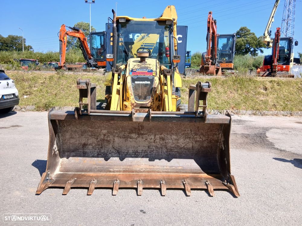 Komatsu WB91R - 6
