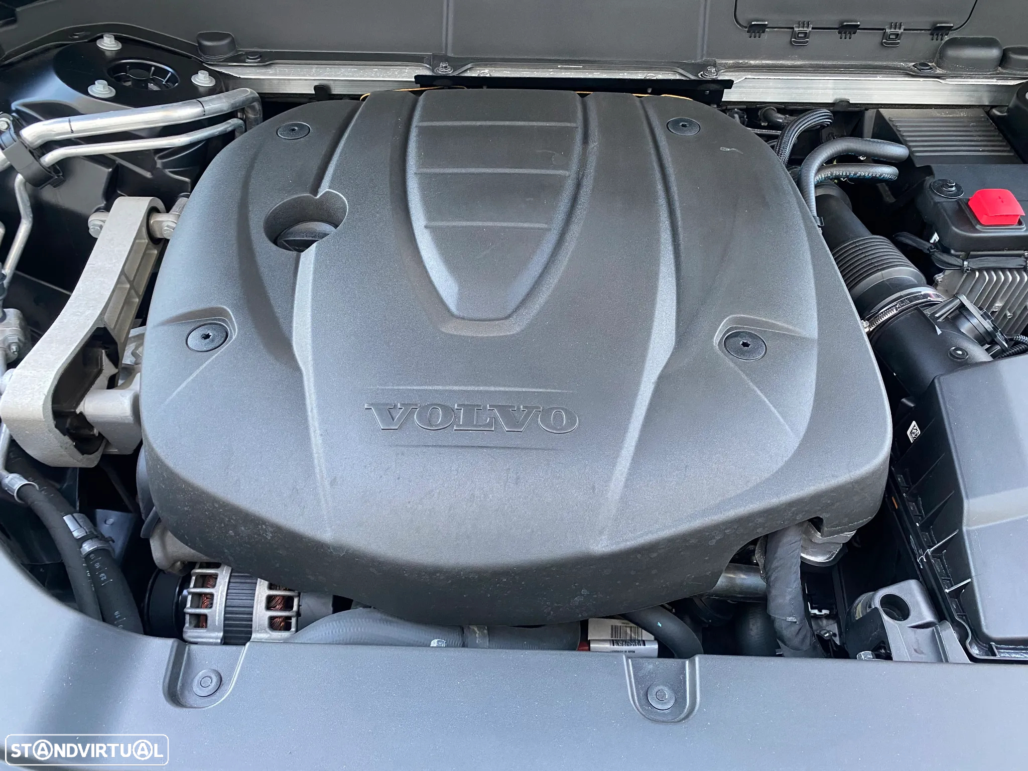 Volvo XC 60 2.0 D4 R-Design Geartronic - 46