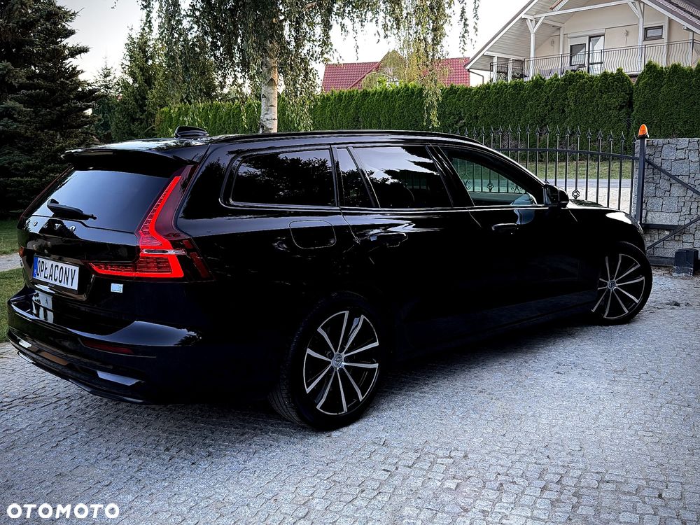 Volvo V60 T6 AWD Plug-In Hybrid Plus Dark - 19