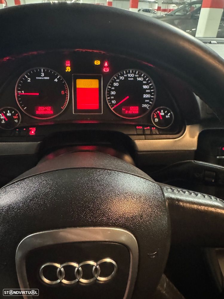 Audi A4 Avant 2.0 TDi - 12