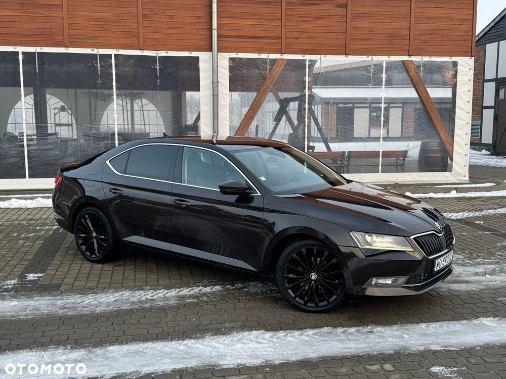 Skoda Superb 2.0 TDI 4x4 L&K DSG - 25