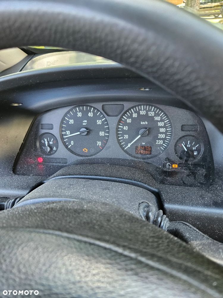 Opel Zafira 1.6 - 10