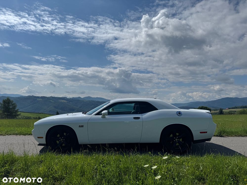 Dodge Challenger - 7
