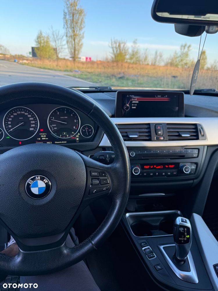 BMW Seria 3 316d - 11