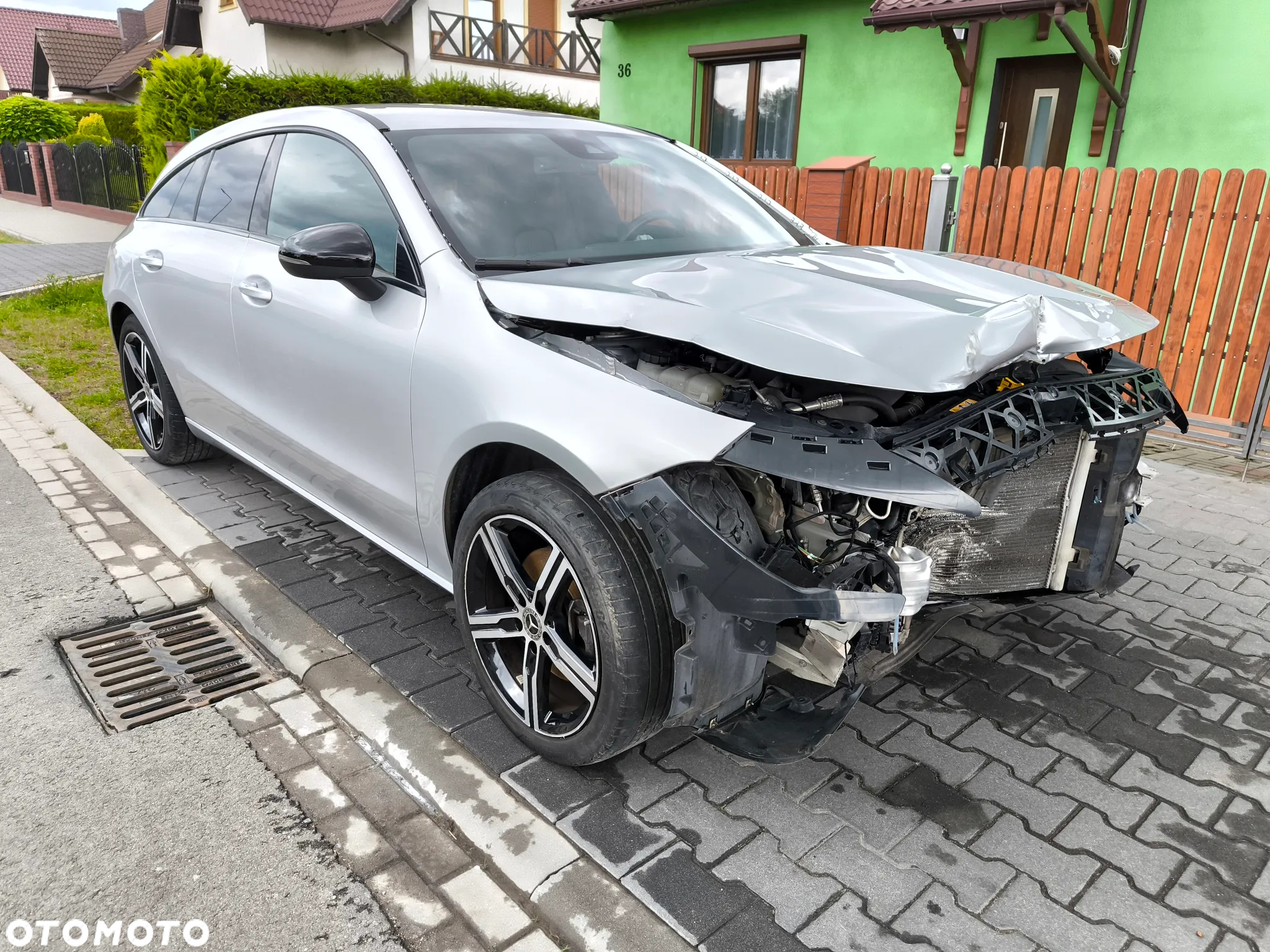 Mercedes-Benz CLA 200 Shooting Brake 7G-DCT AMG Line - 2