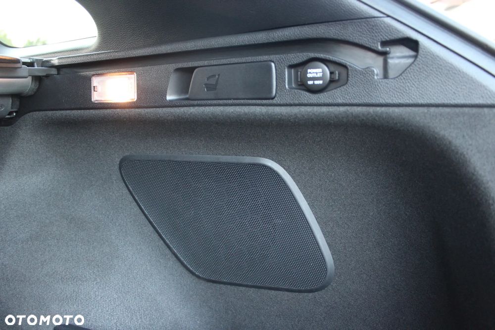 Hyundai i40 Kombi 1.7 CRDi DCT Premium - 32