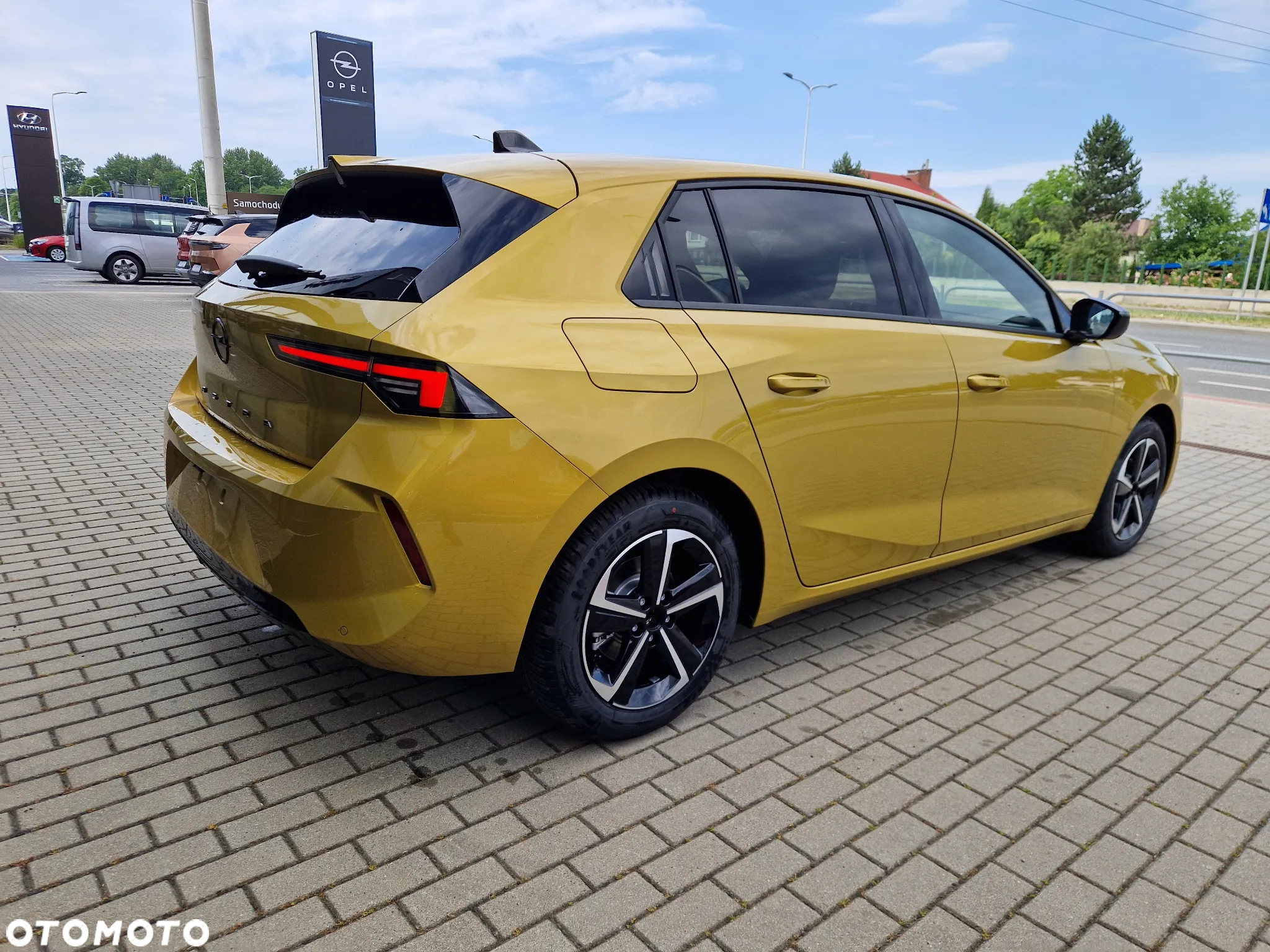 Opel Astra VI 1.2 T GS S&S - 8