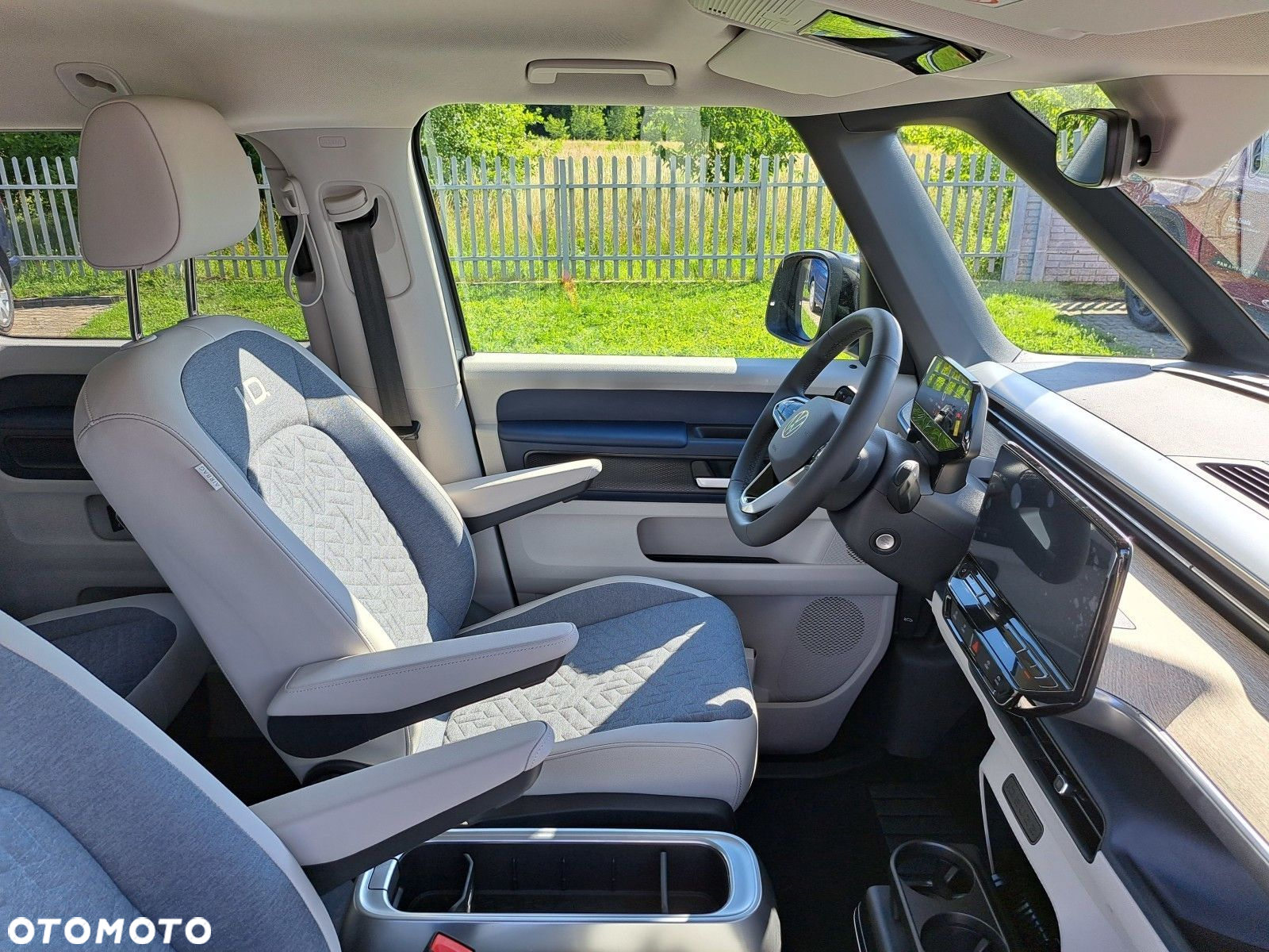 Volkswagen ID. Buzz 150 kW (204 PS) / skrzynia biegów: automatyczna 1 biegowa rozstaw osi: 2988 mm - 15
