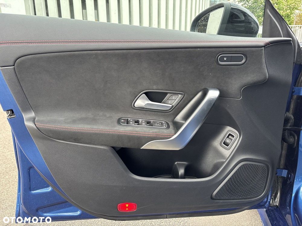 Mercedes-Benz CLA - 17