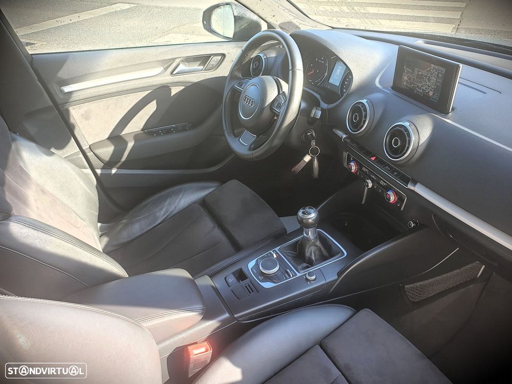 Audi A3 Sportback 1.6 TDI S-line - 32