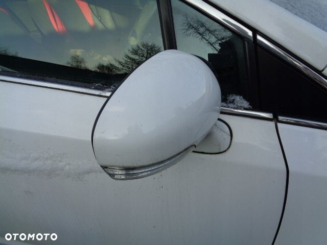 LUSTERKO PRAWE ZEW.TOYOTA AVENSIS T27 09-14 UK 040 - 1