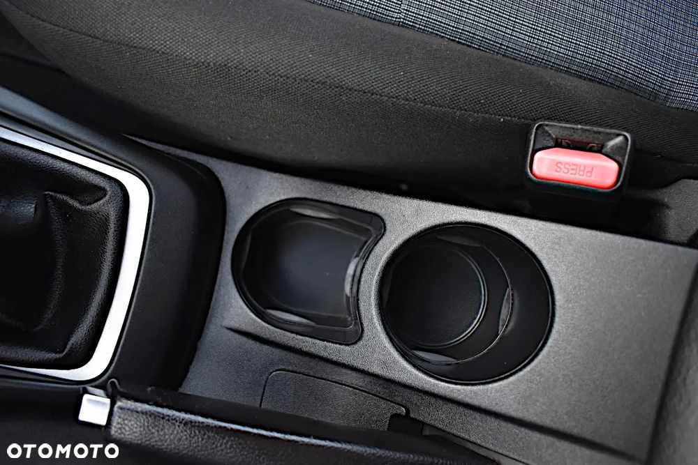 Kia Ceed - 25