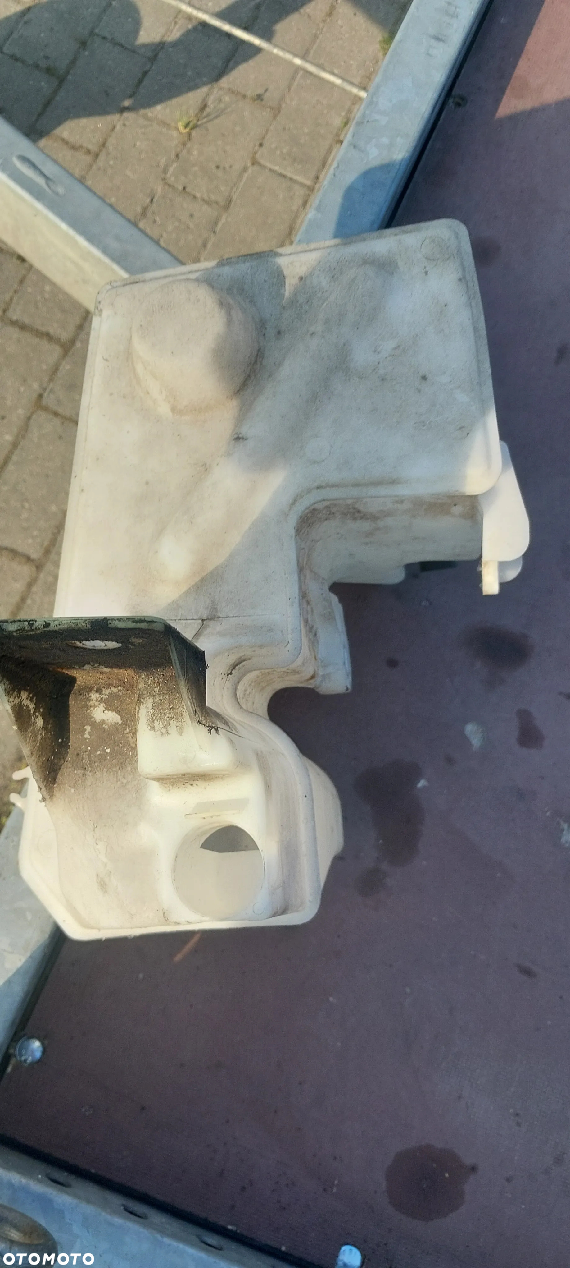 Zbiorniczek spryskiwaczy vw t5 - 3
