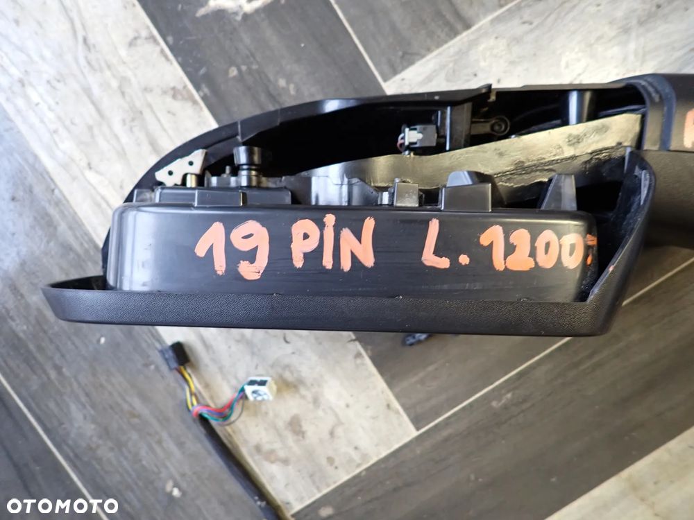 DODGE RAM 1500 19PIN 2020R LUSTERKO LEWE 68611801AA - 2