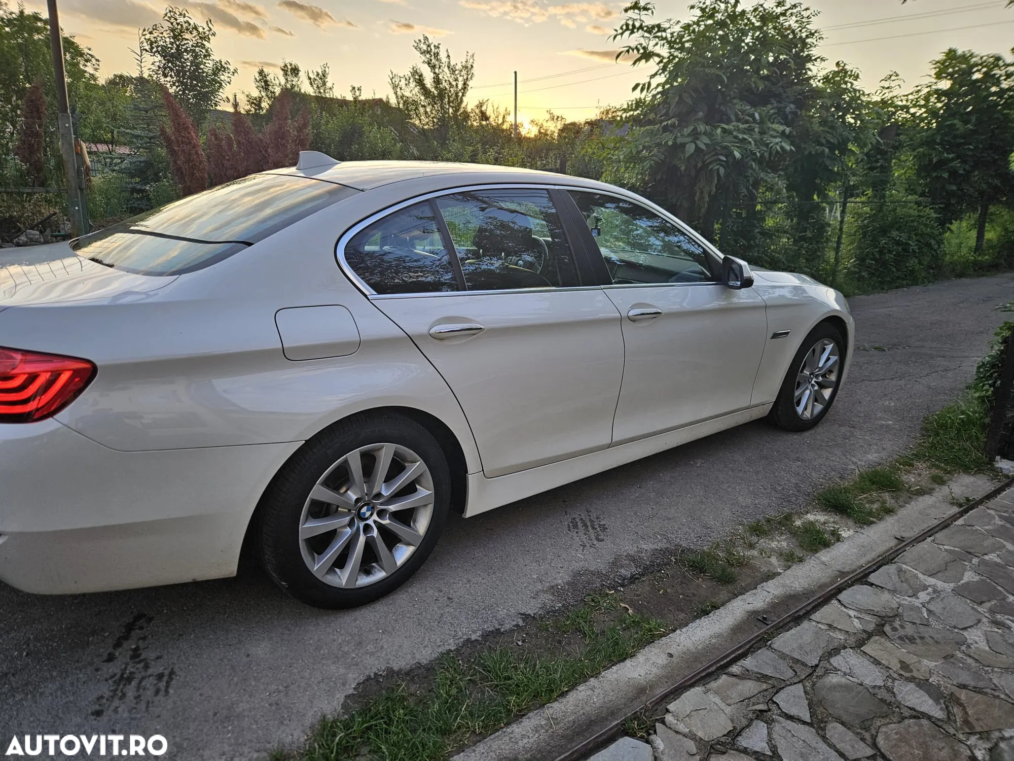 BMW Seria 5 525d xDrive AT - 4