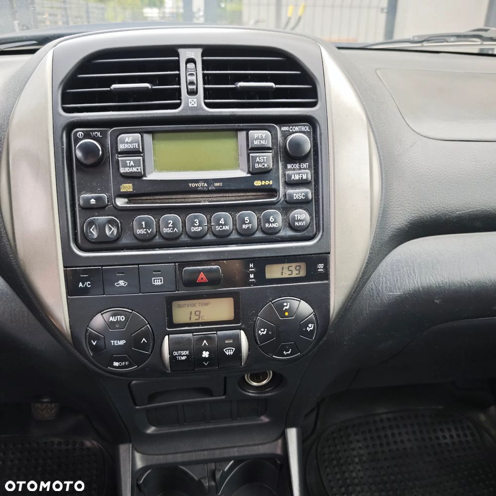 Toyota RAV4 2.0 D-4D 4x4 - 16