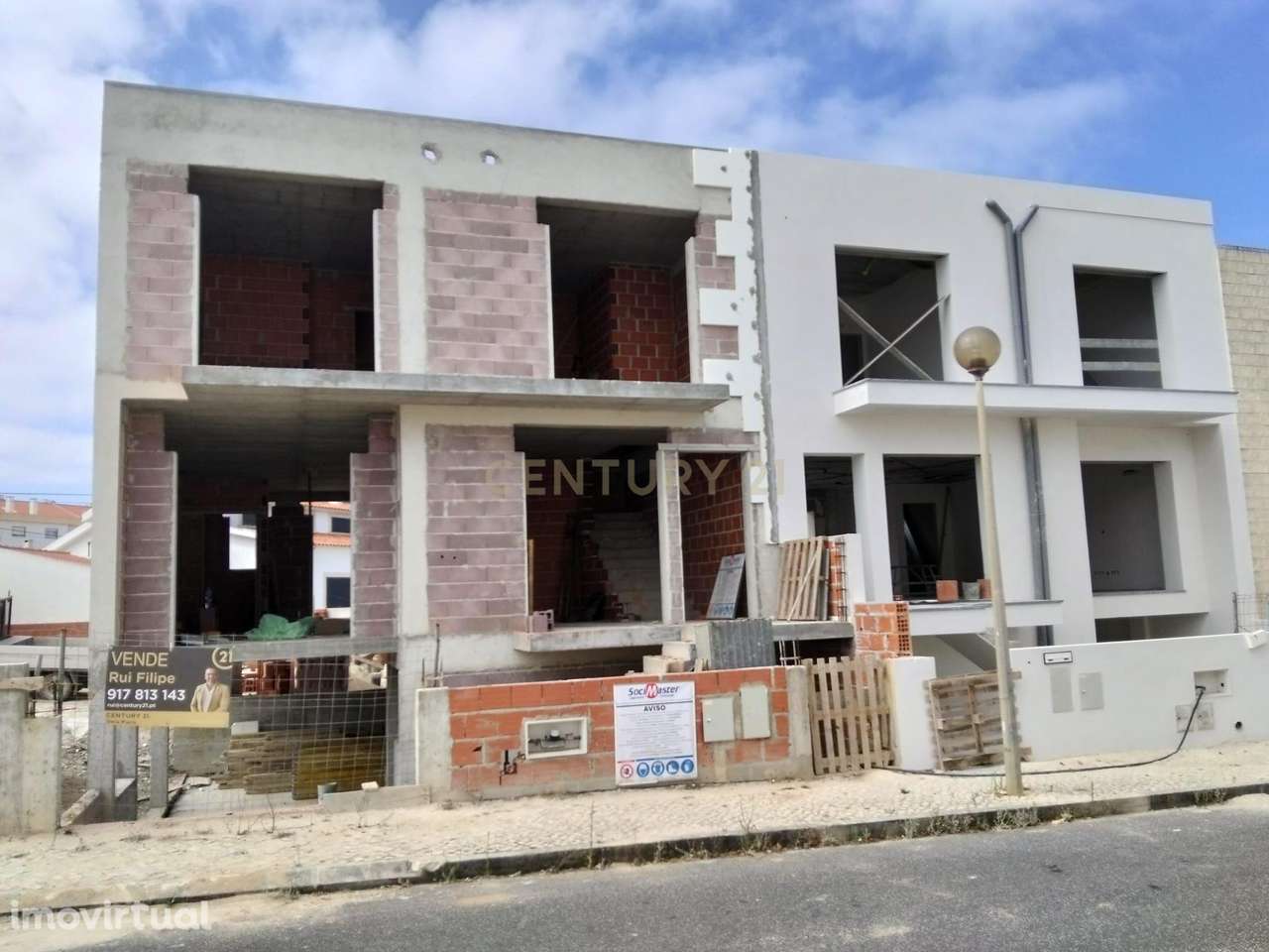 Moradia T3 Geminada de Arquitetura Contemporânea - Grande imagem: 3/43