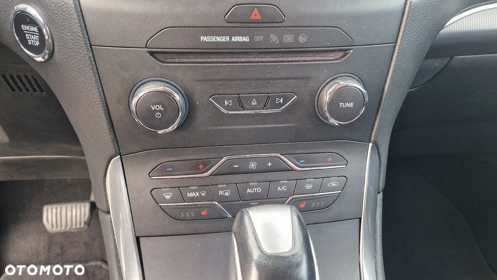 Ford S-Max - 12