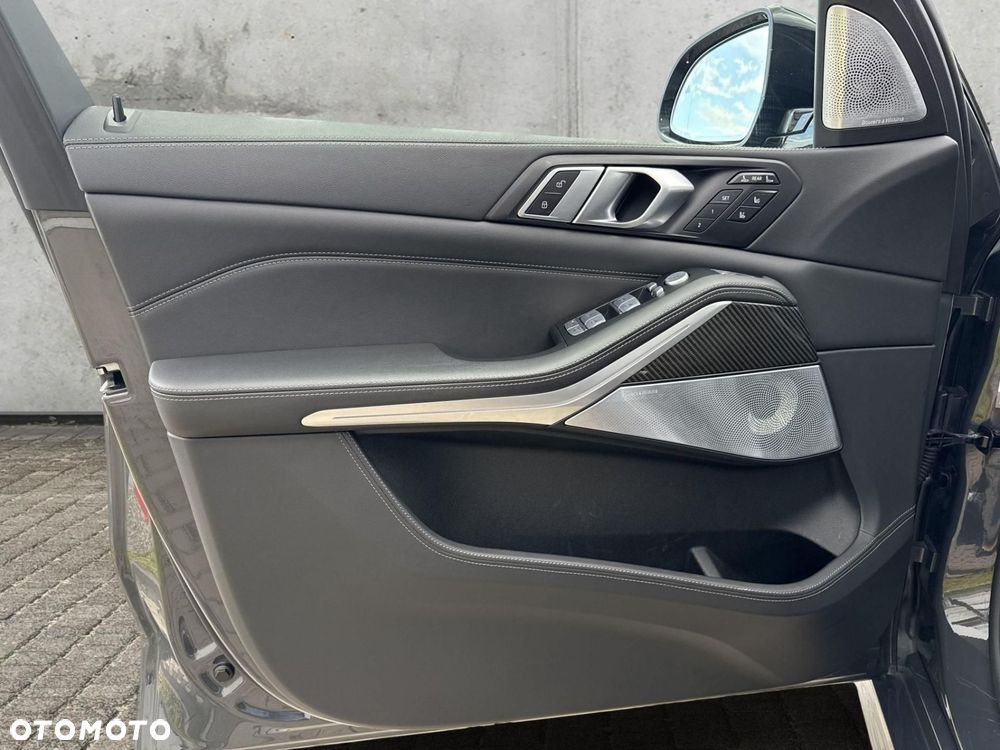 BMW X7 - 26