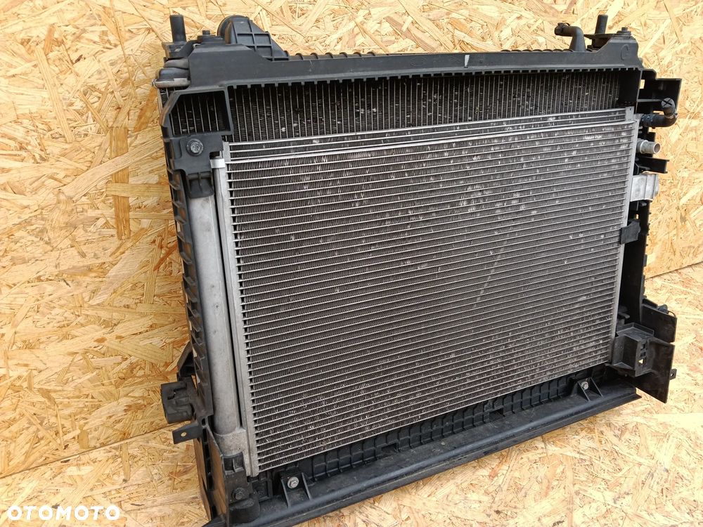 Komplet chłodnic pas przedni belka zderzaka Range Rover Velar L560 3.0d 2020 - 12