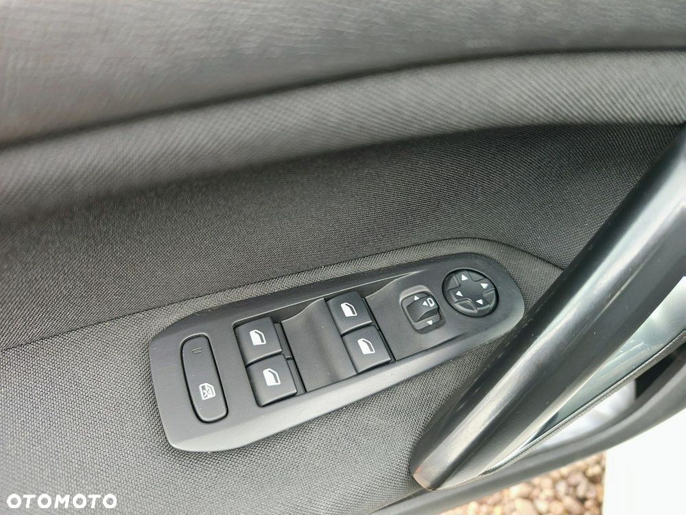 Peugeot 308 - 35