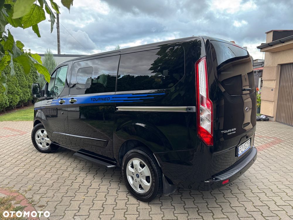 Ford Tourneo Custom 2.0 EcoBlue L1 Titanium - 29