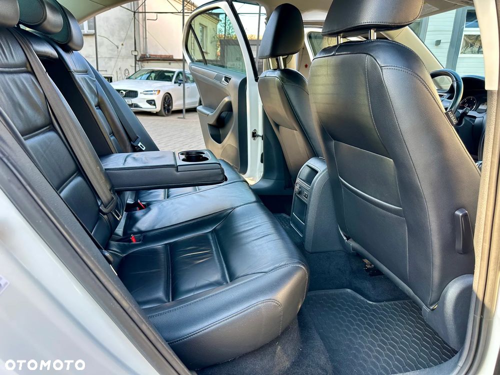 Volkswagen Jetta 2.0 TDI Highline CityLine DSG - 16