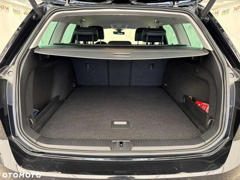 Volkswagen Passat - 20