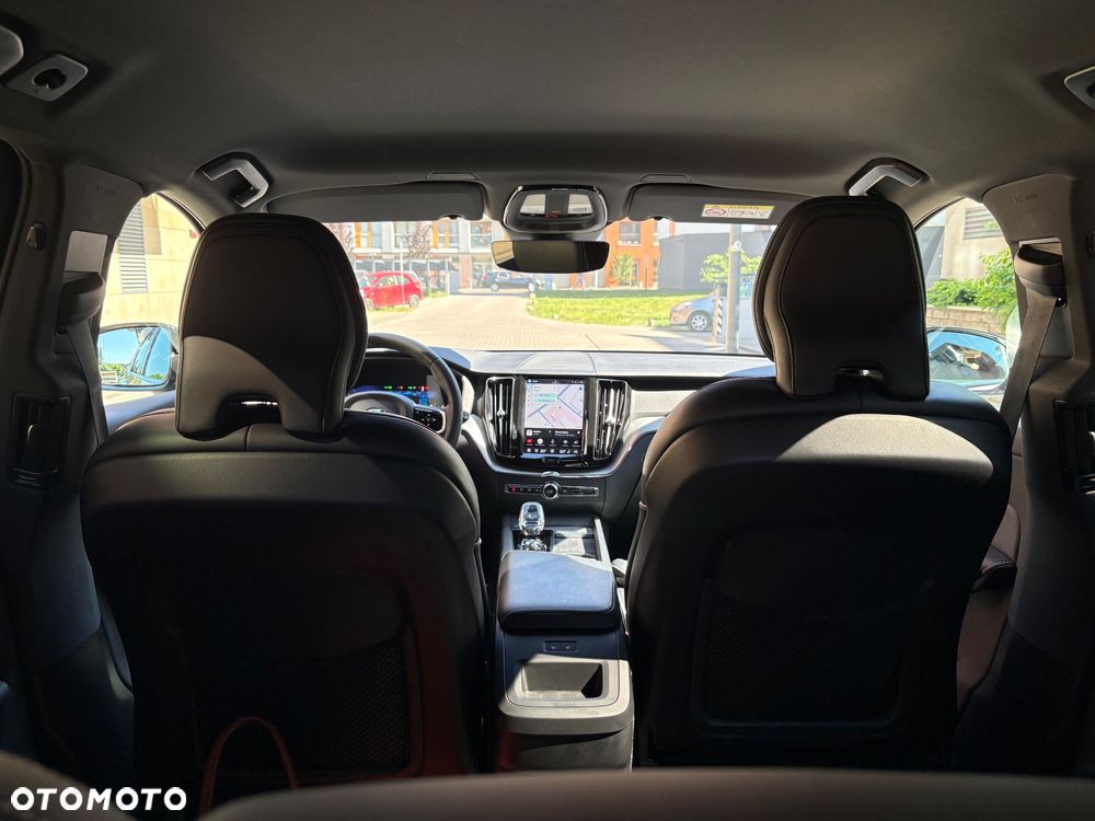 Volvo XC 60 B4 B Plus Dark - 12