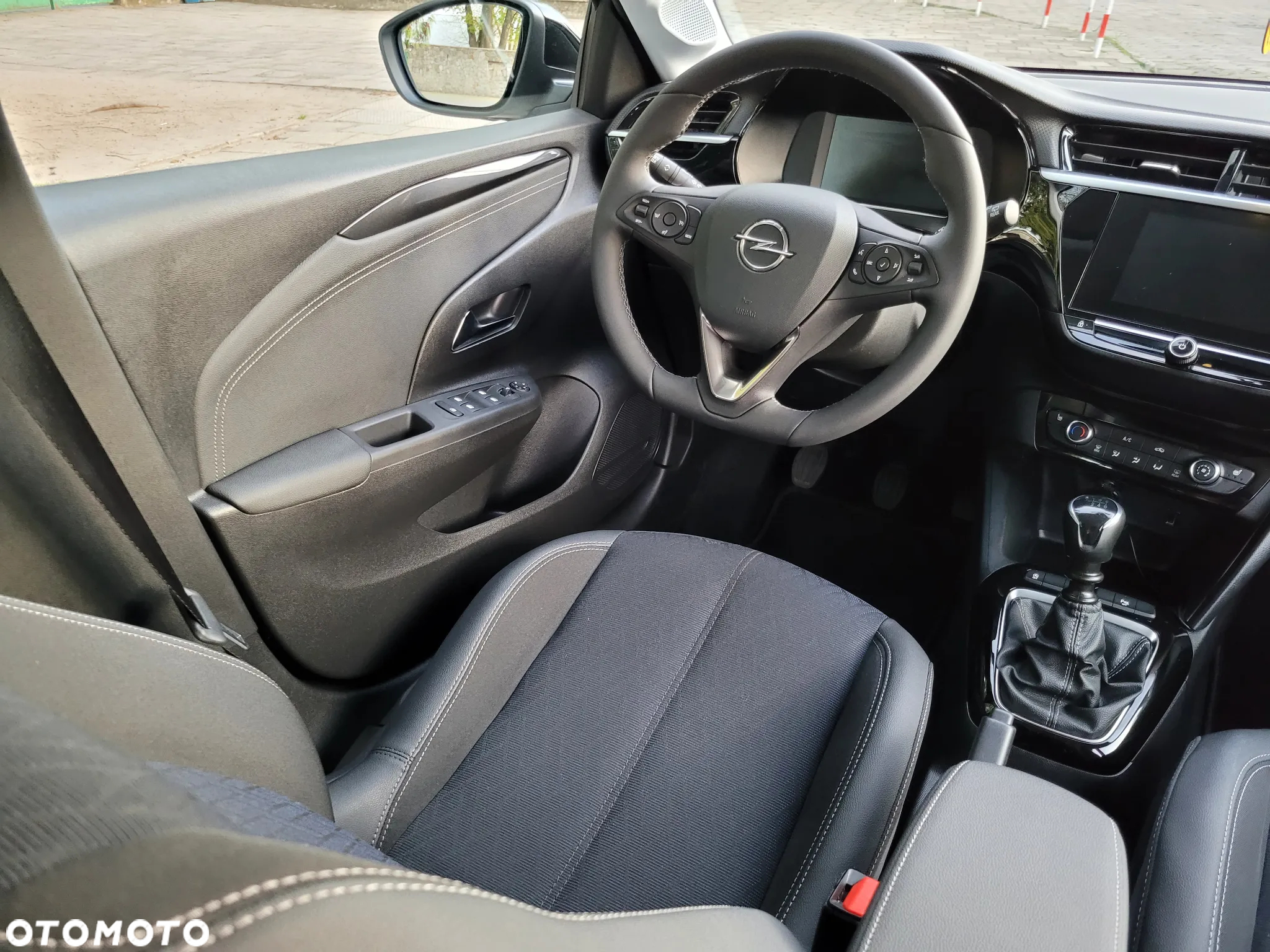 Opel Corsa 1.2 Elegance S&S - 34