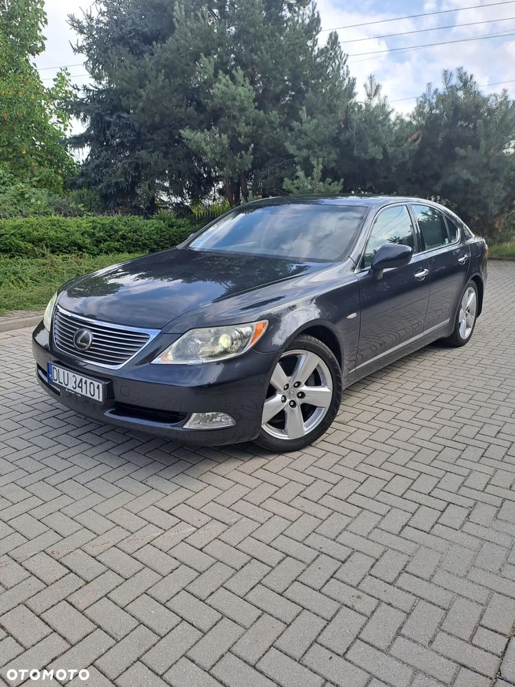 Lexus LS - 26