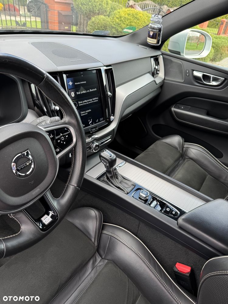Volvo XC 60 D4 AWD R-Design - 10