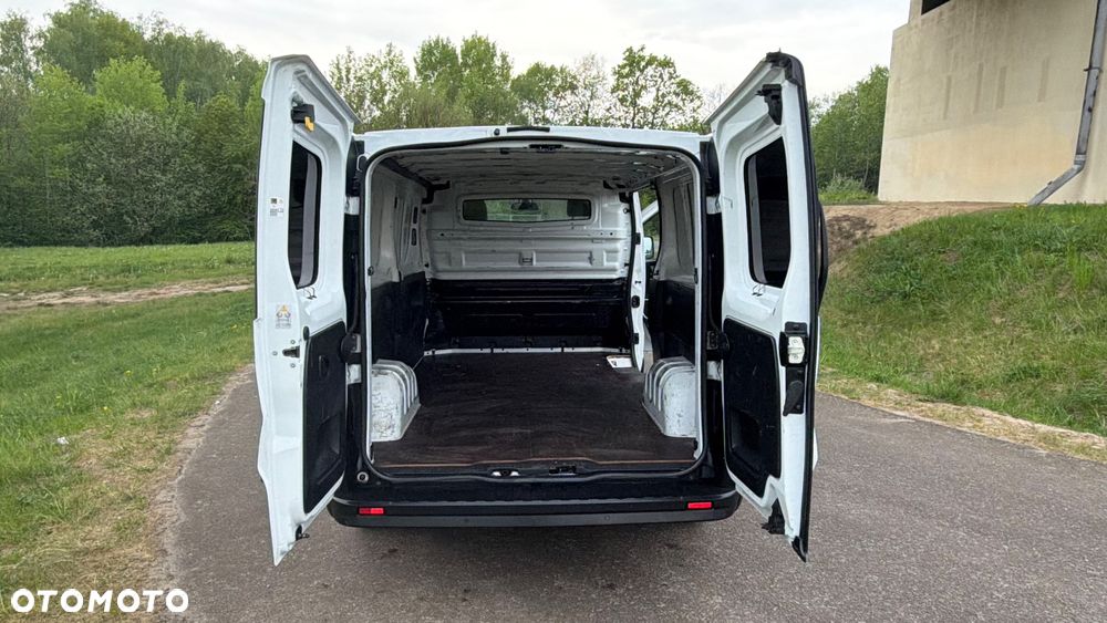 Nissan NV300 - 24