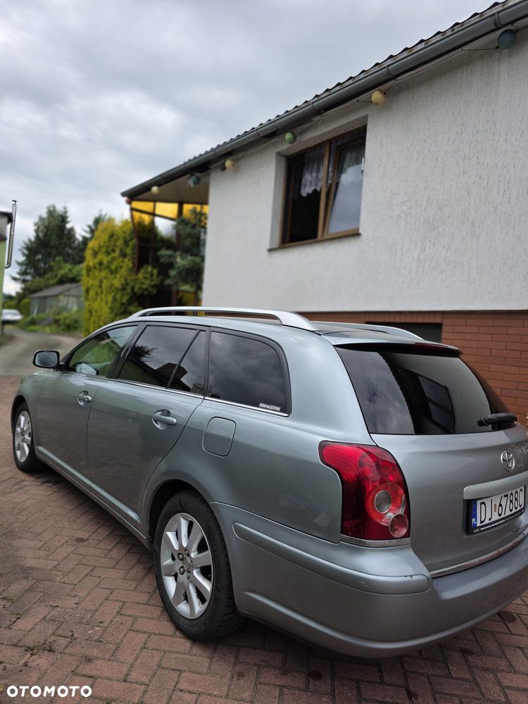 Toyota Avensis 2.0 D-4D Luna - 4