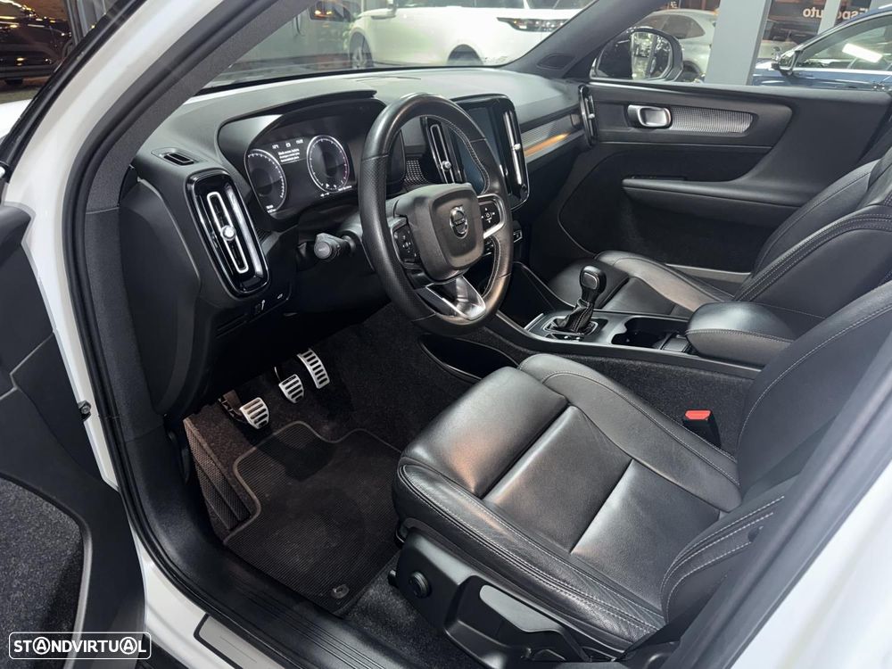 Volvo XC 40 1.5 T2 Momentum Plus - 30