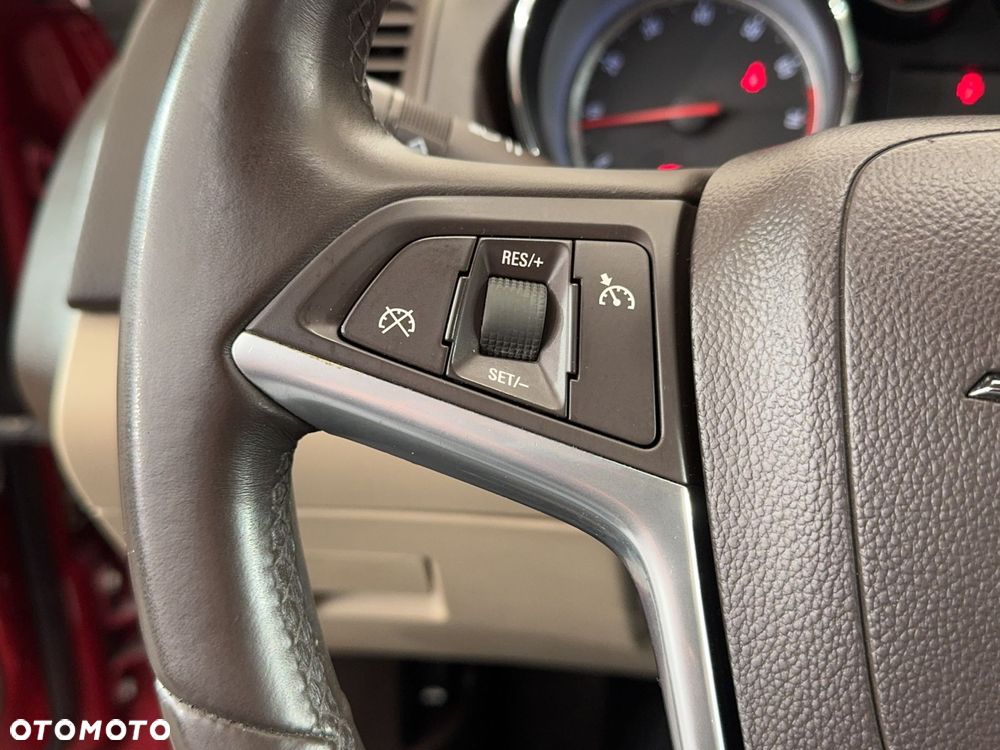 Opel Insignia - 15