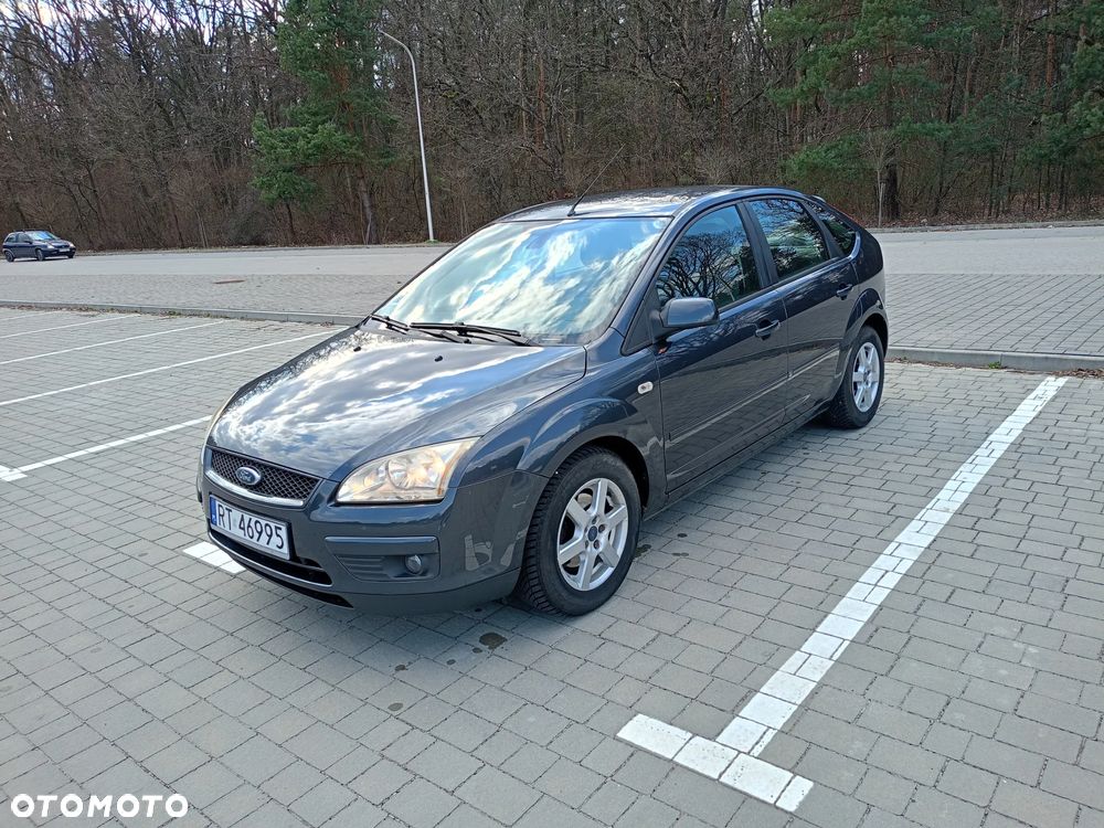Ford Focus 1.6 Ambiente - 2