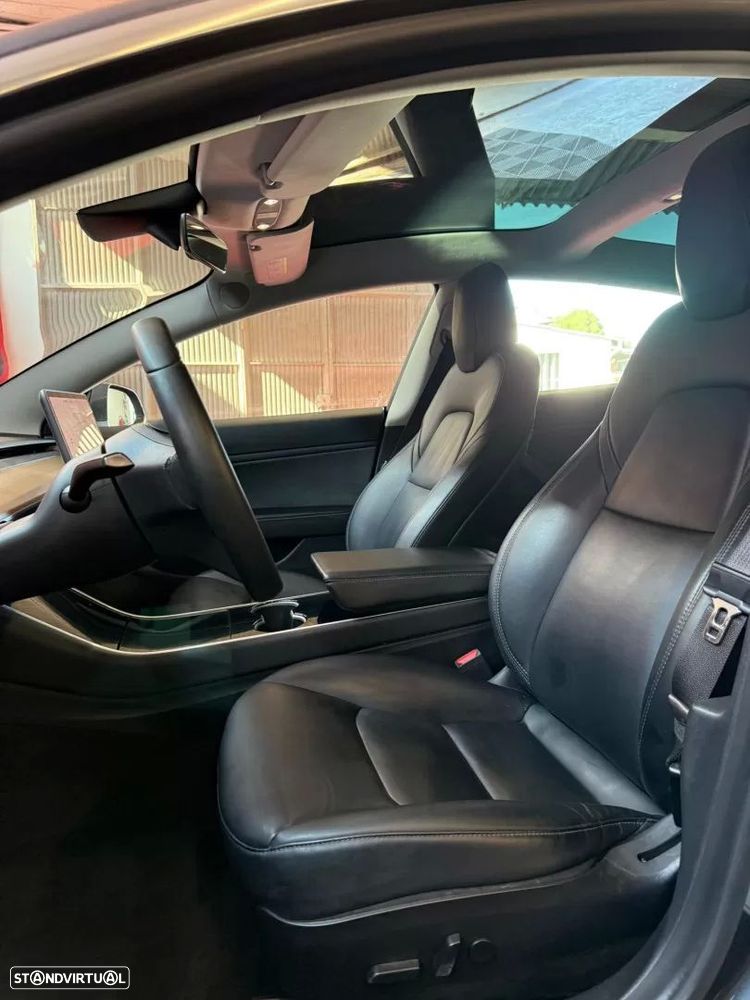 Tesla Model 3 - 11