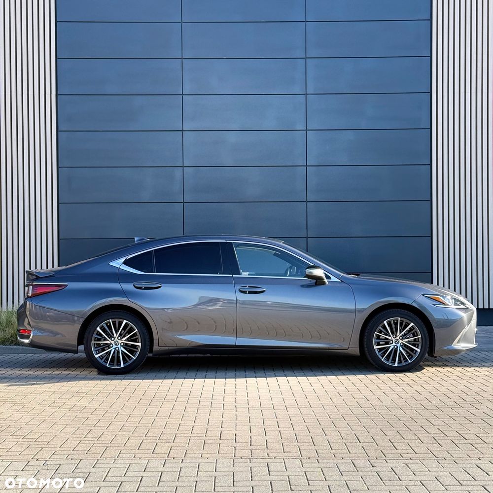 Lexus ES 300h Business Edition - 5