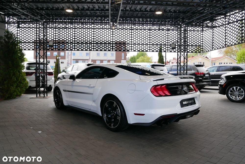Ford Mustang - 4