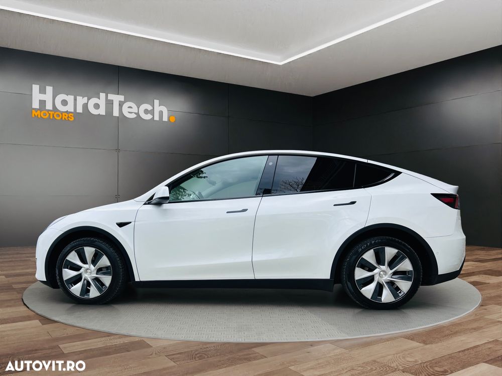 Tesla Model Y - 6