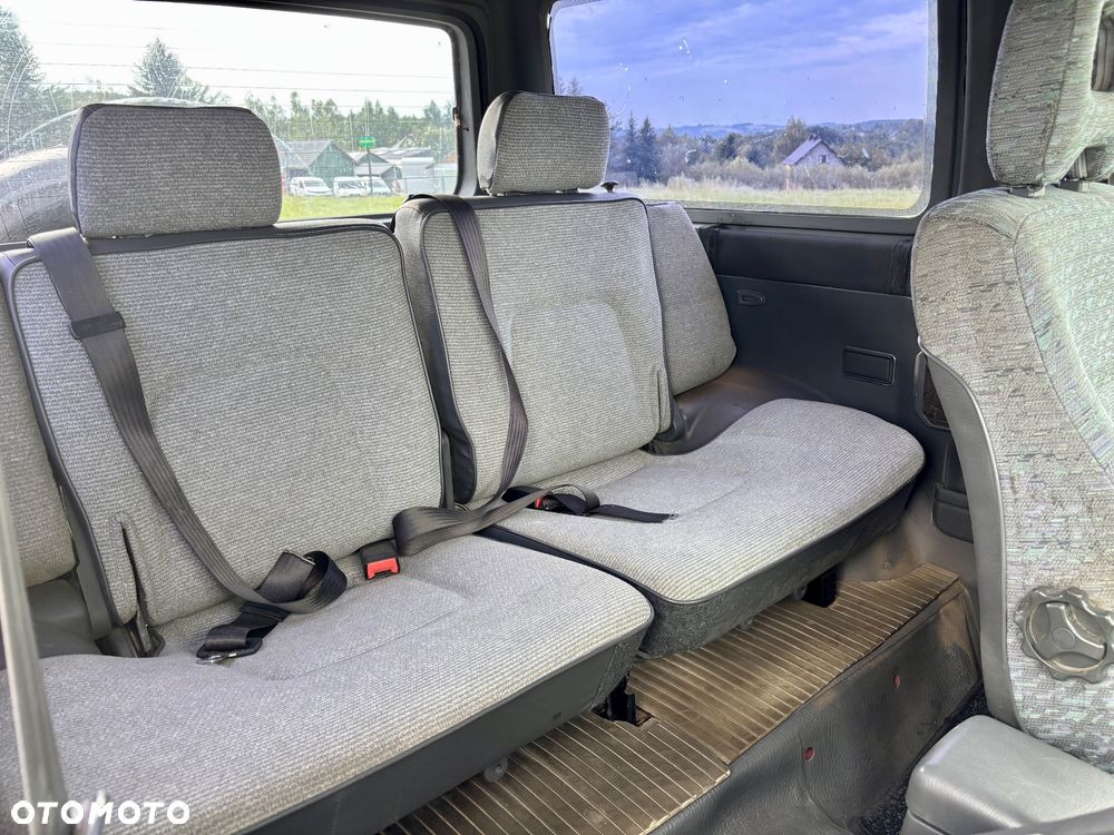 Mitsubishi Pajero - 26