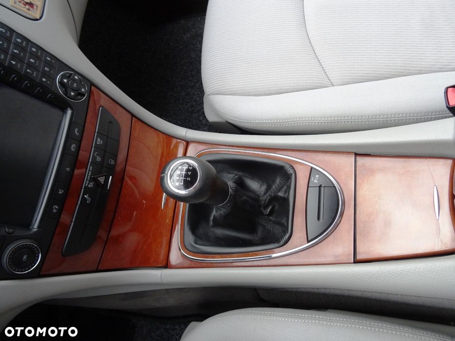 Mercedes-Benz Klasa E 200 Kompressor Avantgarde - 22