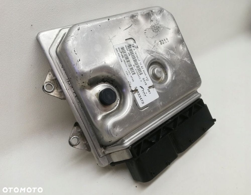 KOMPUTER SILNIKA STEROWNIK FIAT 500 LANCIA YPSILON 0.9 51933472 - 3